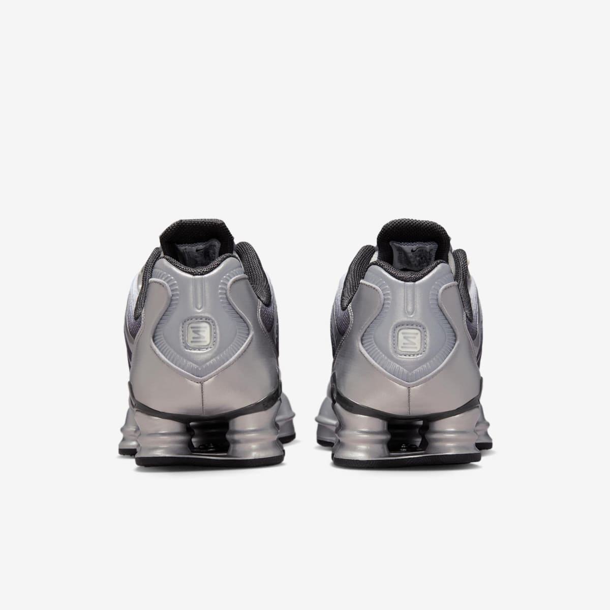 Nike Shox TL prata — vista traseira (foto de exemplo)
